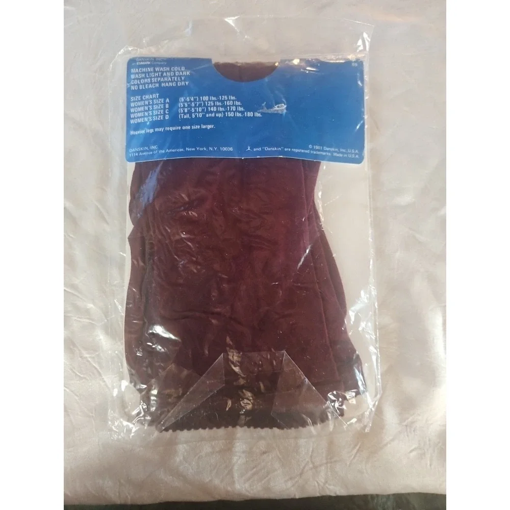 VTG NEW DANSKIN WINE CLASSIC TIGHTS DANCE FASHION‎ OPAQUE EXERCISE *C